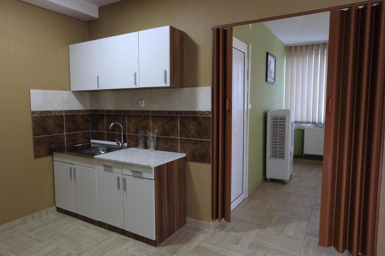 Garni Hotel Saradis Крушевац Екстер'єр фото